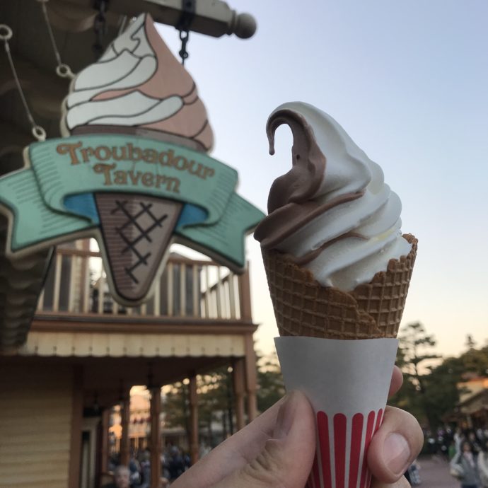 東京ディズニーランド内で必ず食べたい話題のソフトクリームとは ぽっちゃり男子のためのグルメ Mr Babe